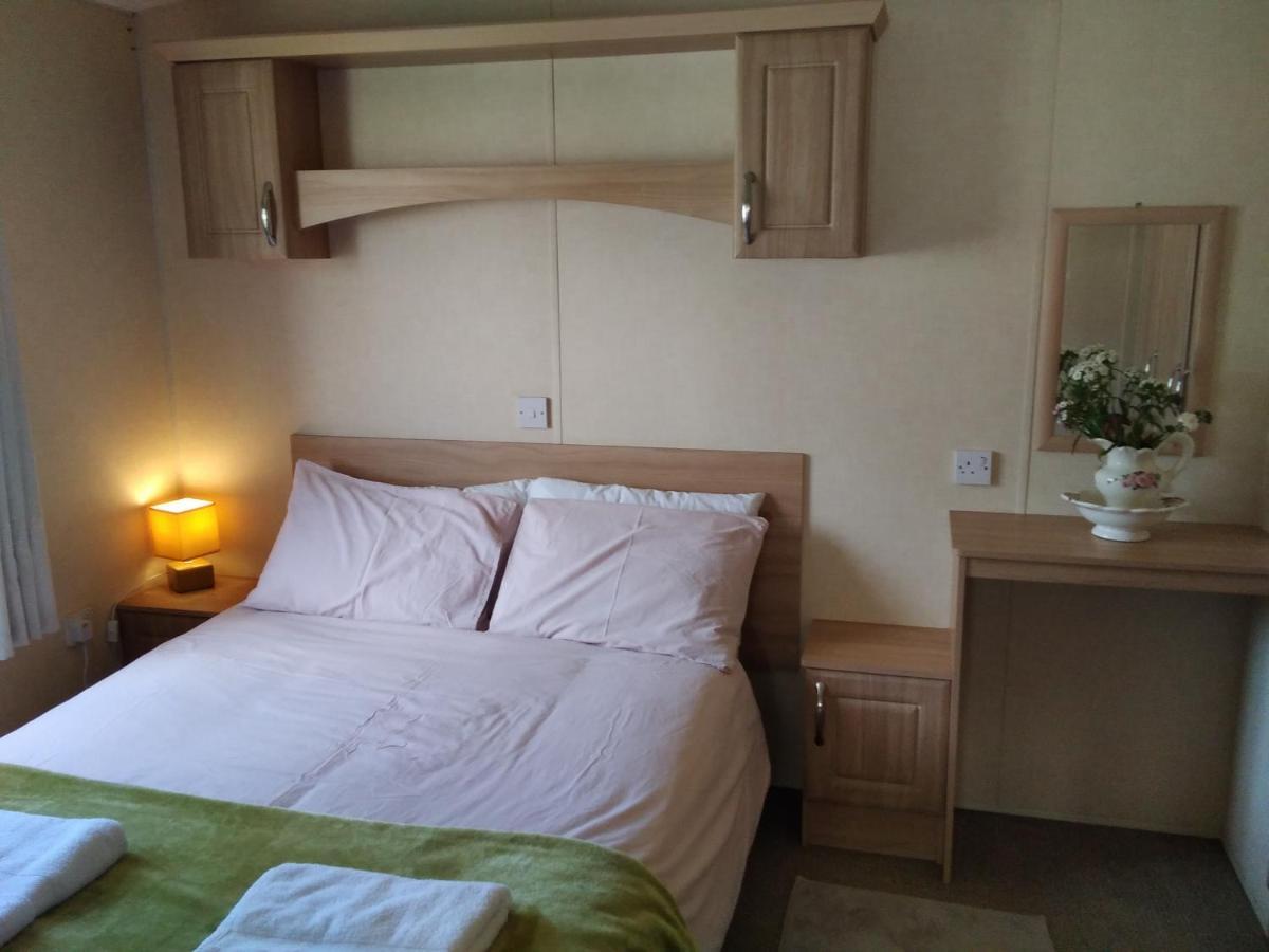 Private Caravan Situated At Parkdean Holiday Resort St Margaret'S At Cliffe Number 18 المظهر الخارجي الصورة