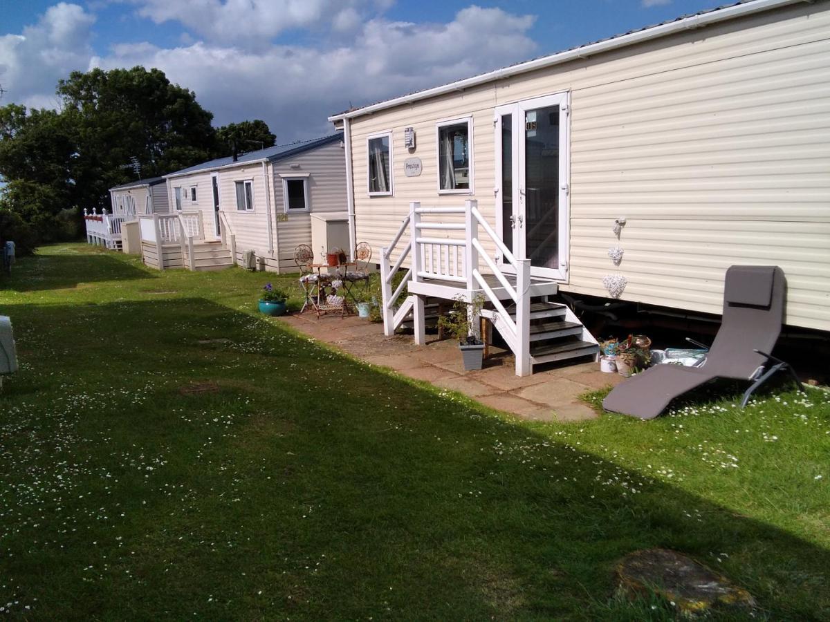 Private Caravan Situated At Parkdean Holiday Resort St Margaret'S At Cliffe Number 18 المظهر الخارجي الصورة